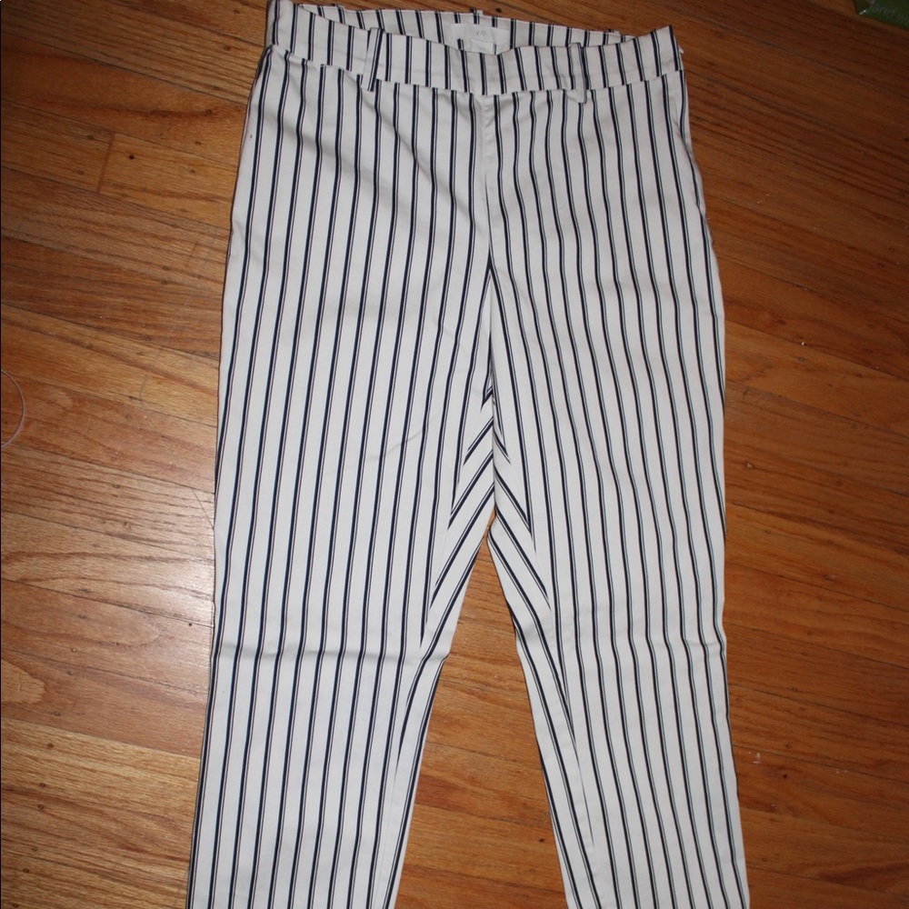 H&M Black and white stripes pants. Size 6.
